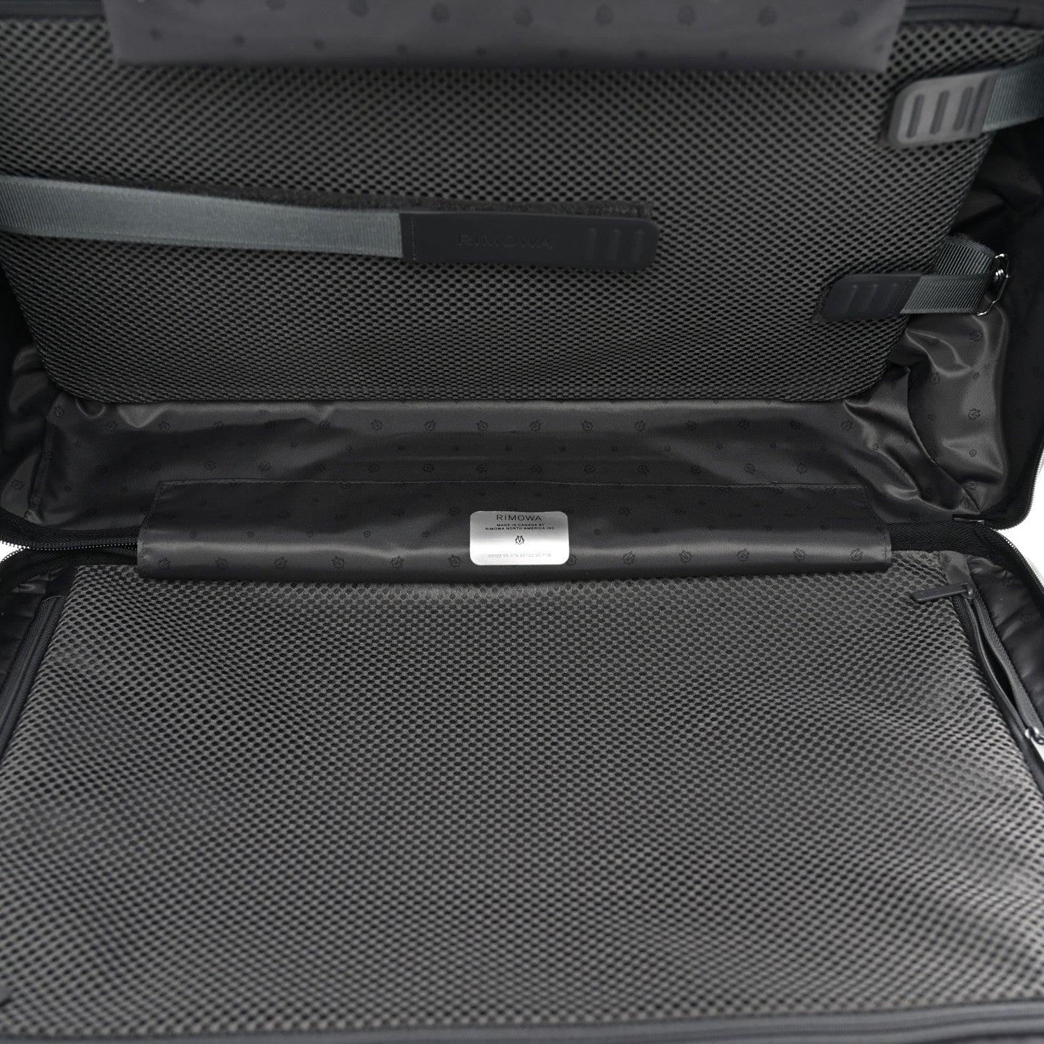 Matte Polycarbonate Essential Cabin Black