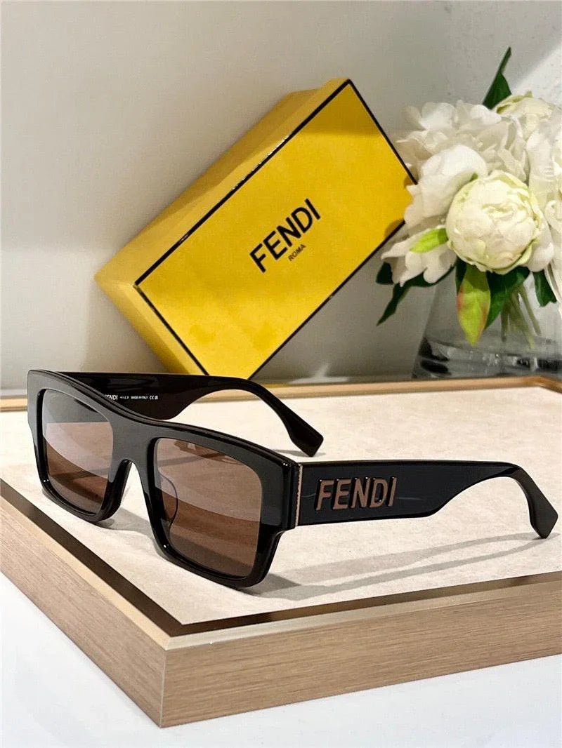 FENDI Roma FE40118 Sunglasses shape Women's✨