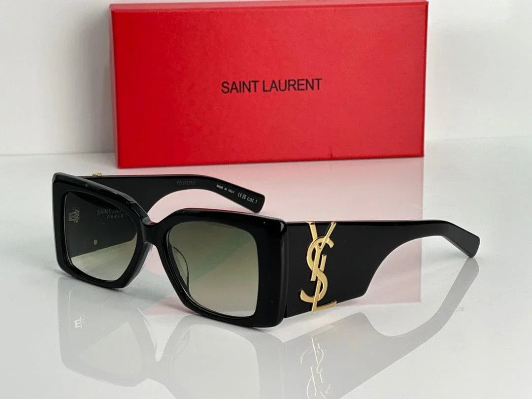 Yves Saint Laurent M0138 Oversize Women&