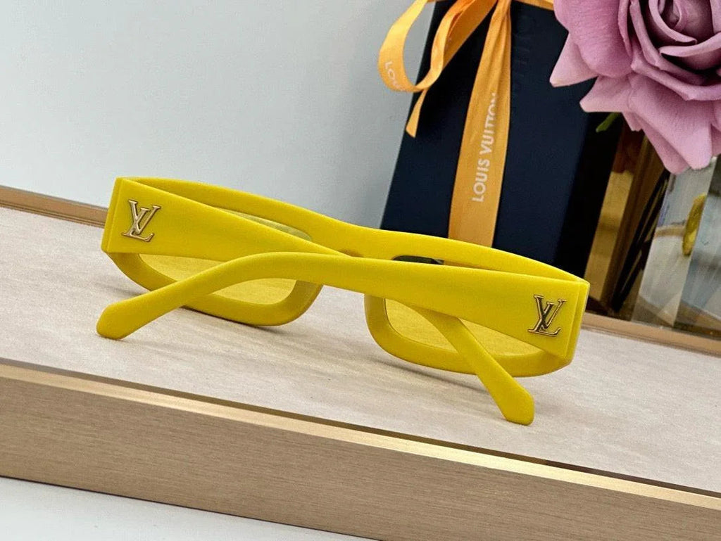 Louis Vuitton Z2388E Runway Super Vision Low Square Sunglasses ✨
