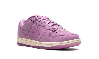 DUNK LOW WMNS "Rush Fuchsia" DV7415 500