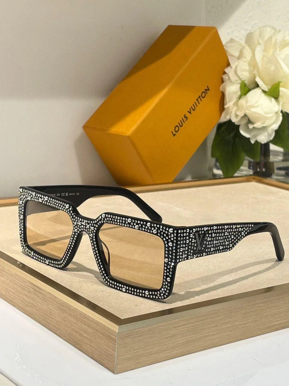 Louis Vuitton Z2396E Runway LV Clash Pearls &amp; Strass Sunglasses✨