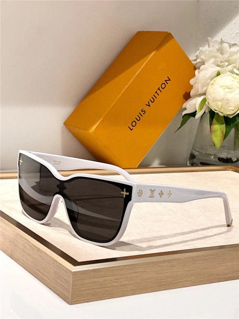 LOUIS VUITTON Z1844U LV Shadow Square Sunglasses  ✨