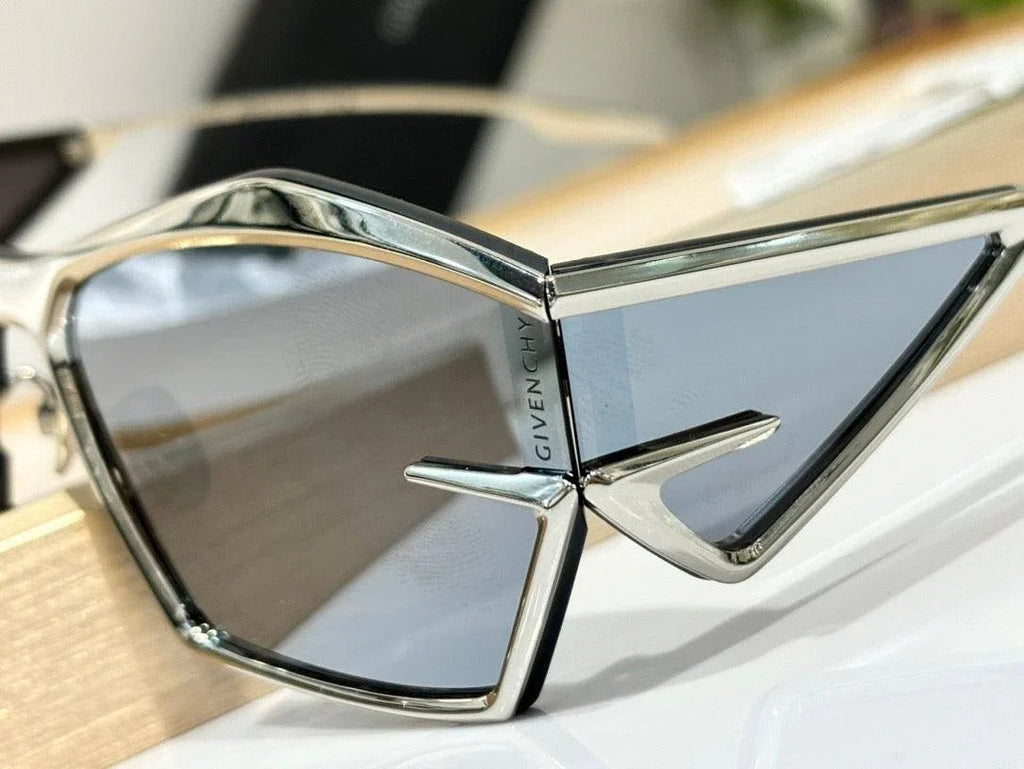 GIVENCHY GIV CUT GV40066U Cat-eye gold-tone sunglasses Size 66✨