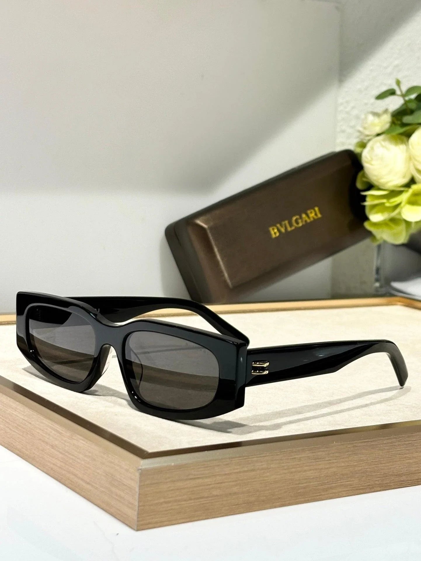 Bvlgari B.Zero BV 40014I 25 UNISEX Sunglasses ✨