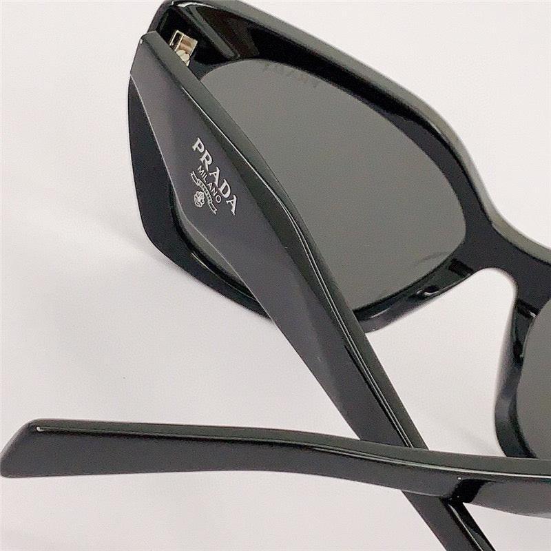 Prada PR 19ZS Oval Round Sunglasses  🟥