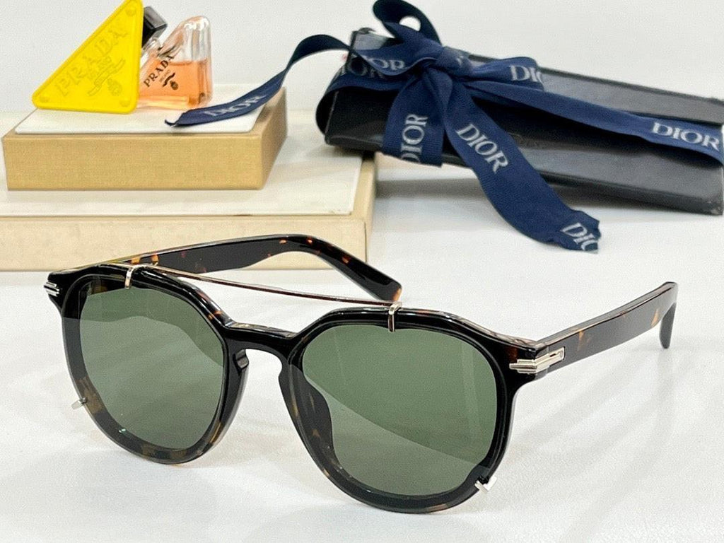 DIOR HOMME Dior BlackSuit RI DM 40010I Sunglasses ✨
