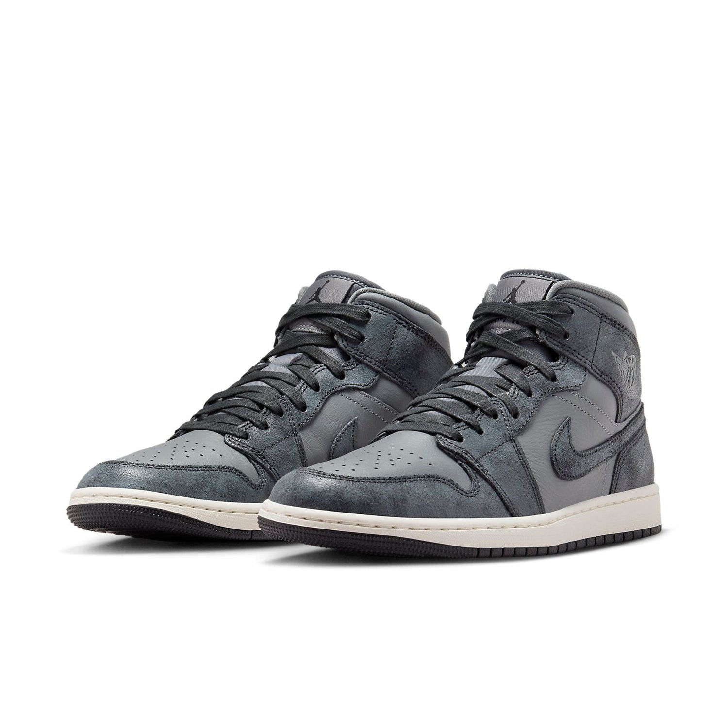 Air Jordan 1 Mid ‘Distressed Smoke Grey’