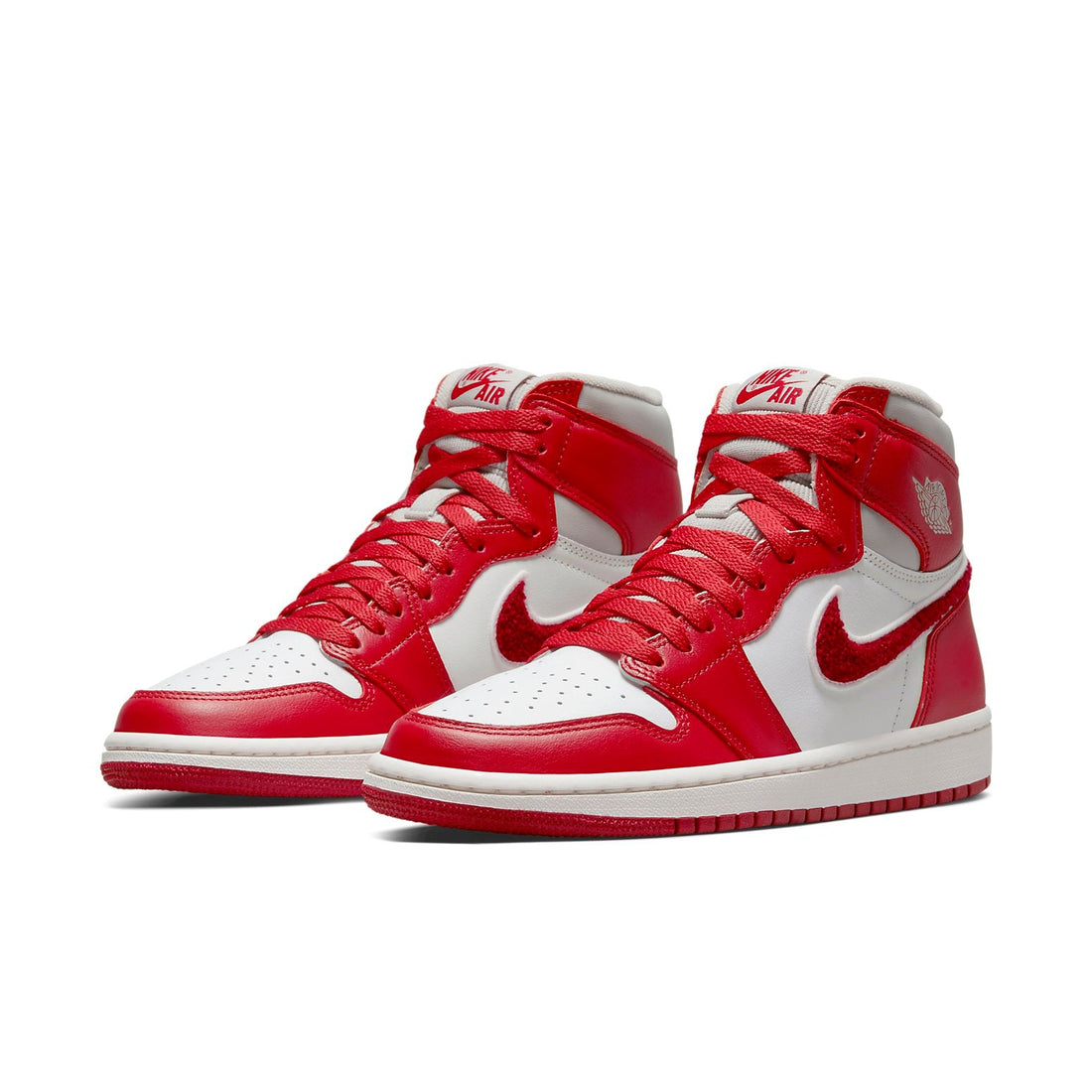 Air Jordan 1 High OG ‘Newstalgia Chenille’