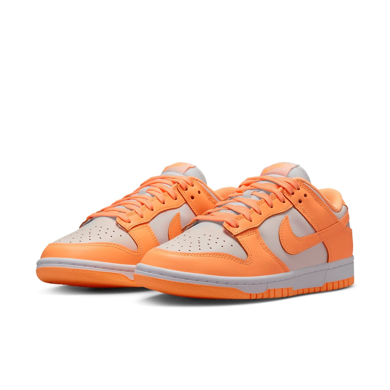 Nike Dunk Low ‘Peach Cream’