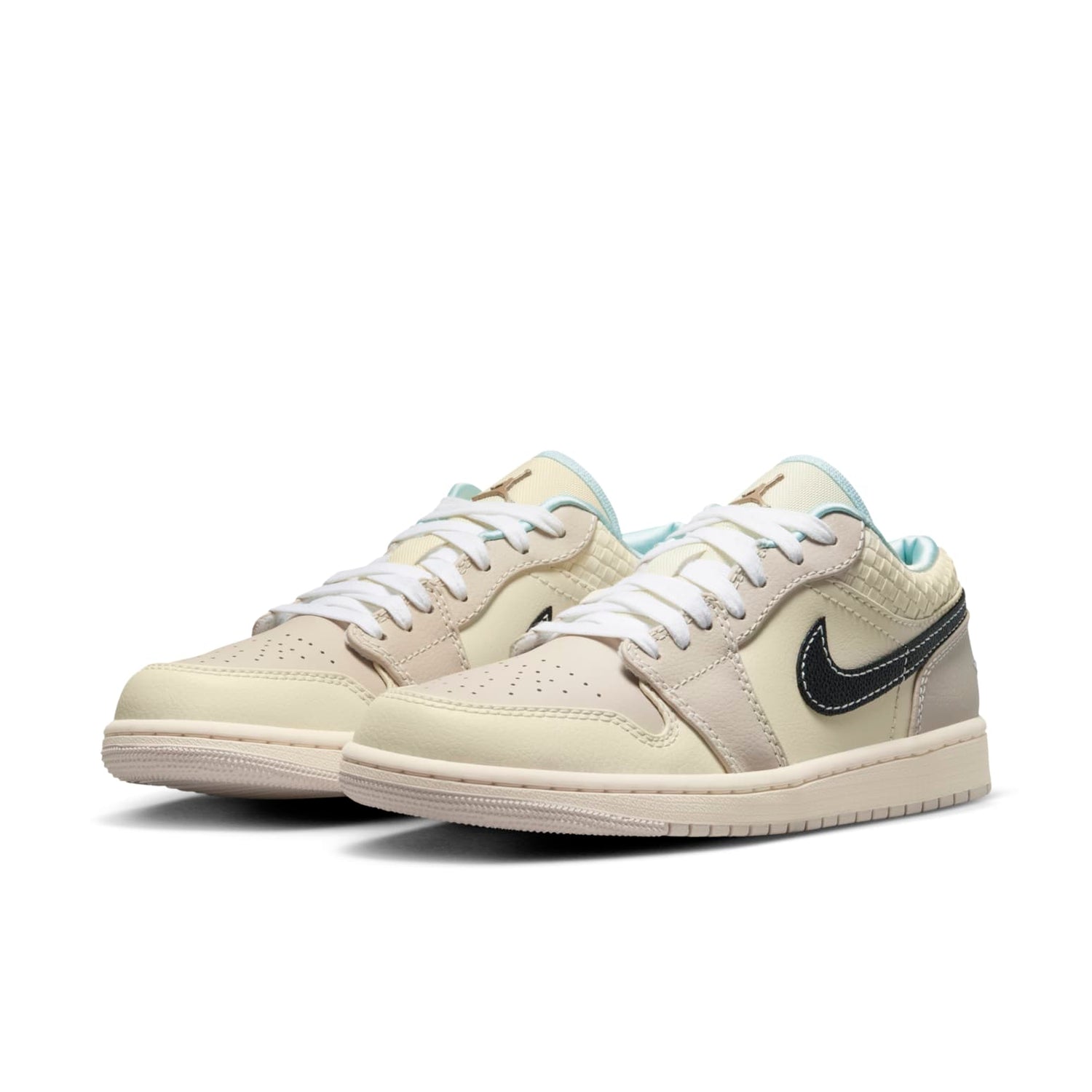 Air Jordan 1 Low SE ‘Sanddrift’