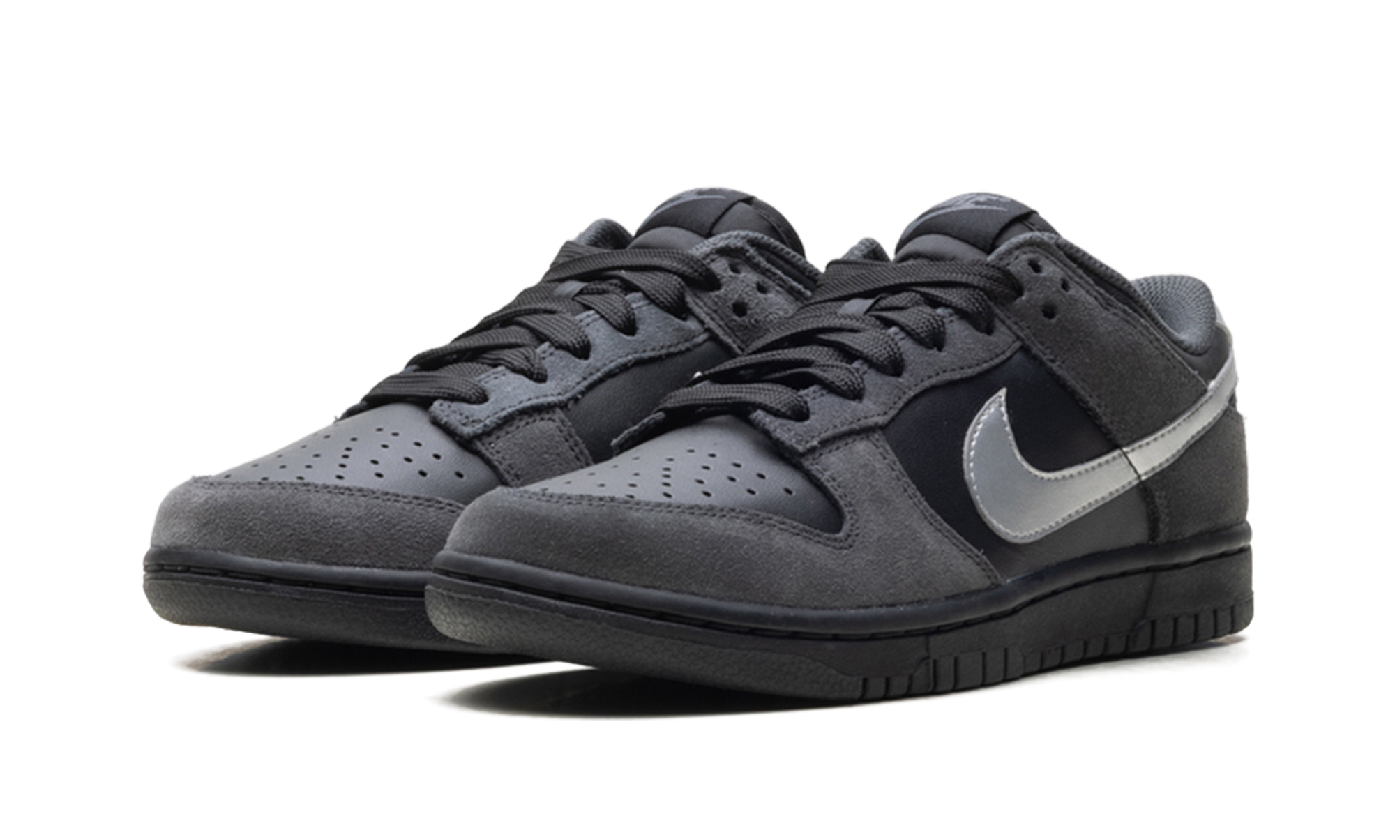 Dunk Low WMNS "Anthracite / Metallic Silver" II7636 001
