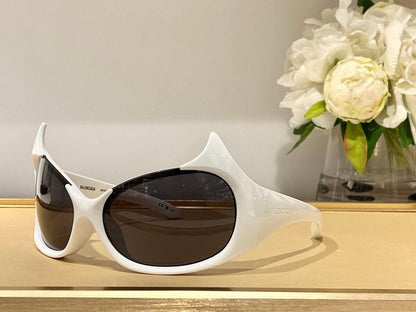 BALENCIAGA GOTHAM CAT SUNGLASSES  ✨