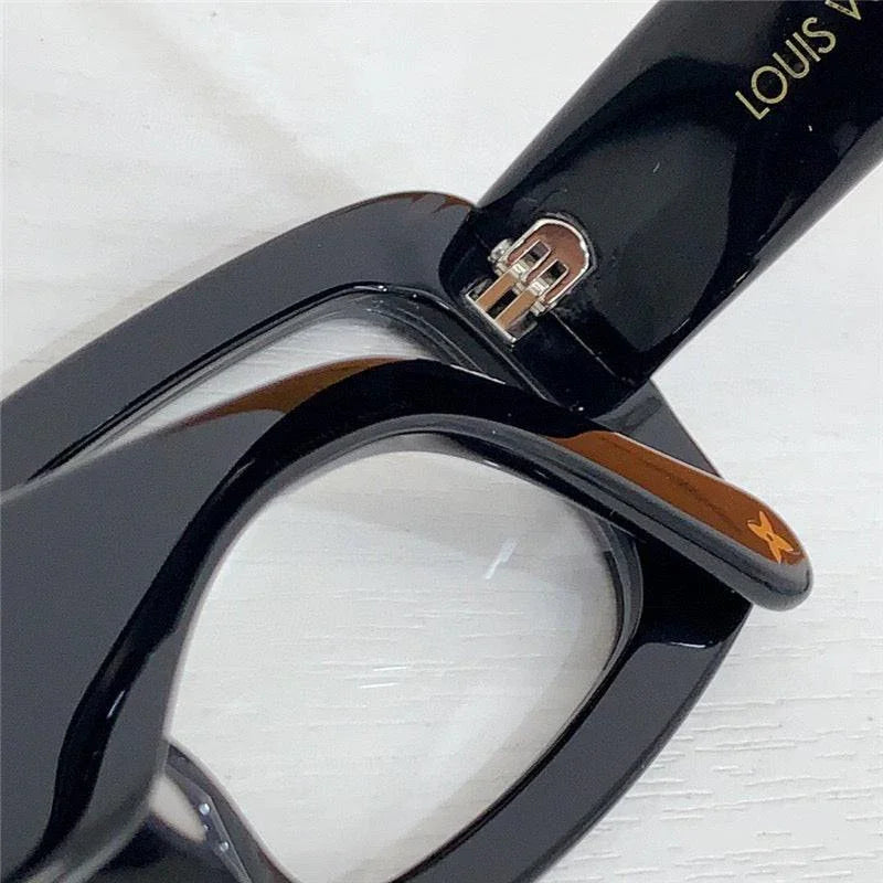 Louis Vuitton  LV Circle Rectangle Sunglasses  Z2421E $ 670.00✨