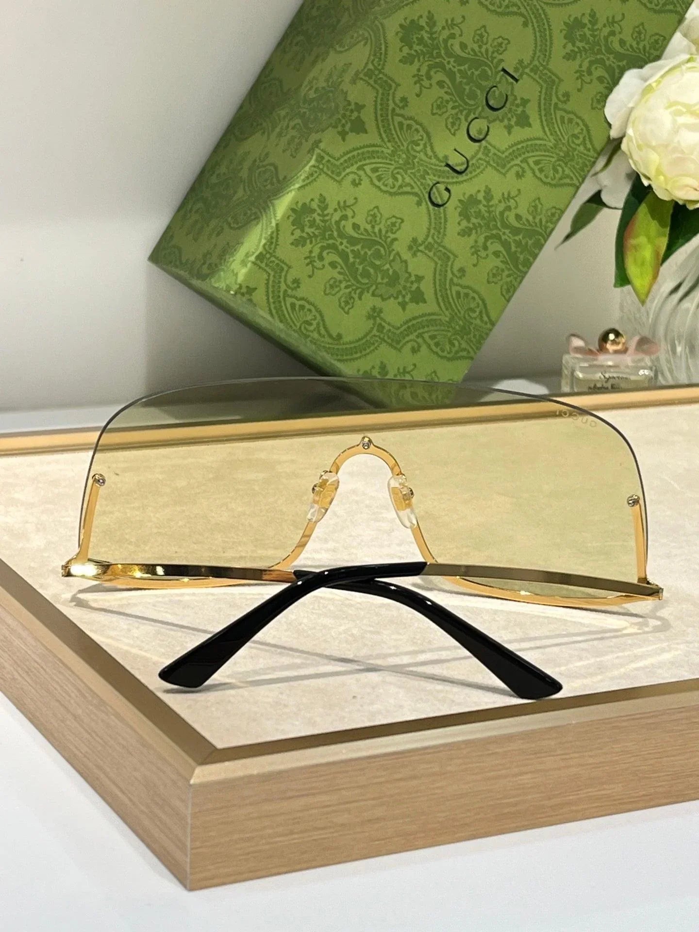 Gucci GG 1560 S MASK-SHAPED FRAME Sunglasses  ✨
