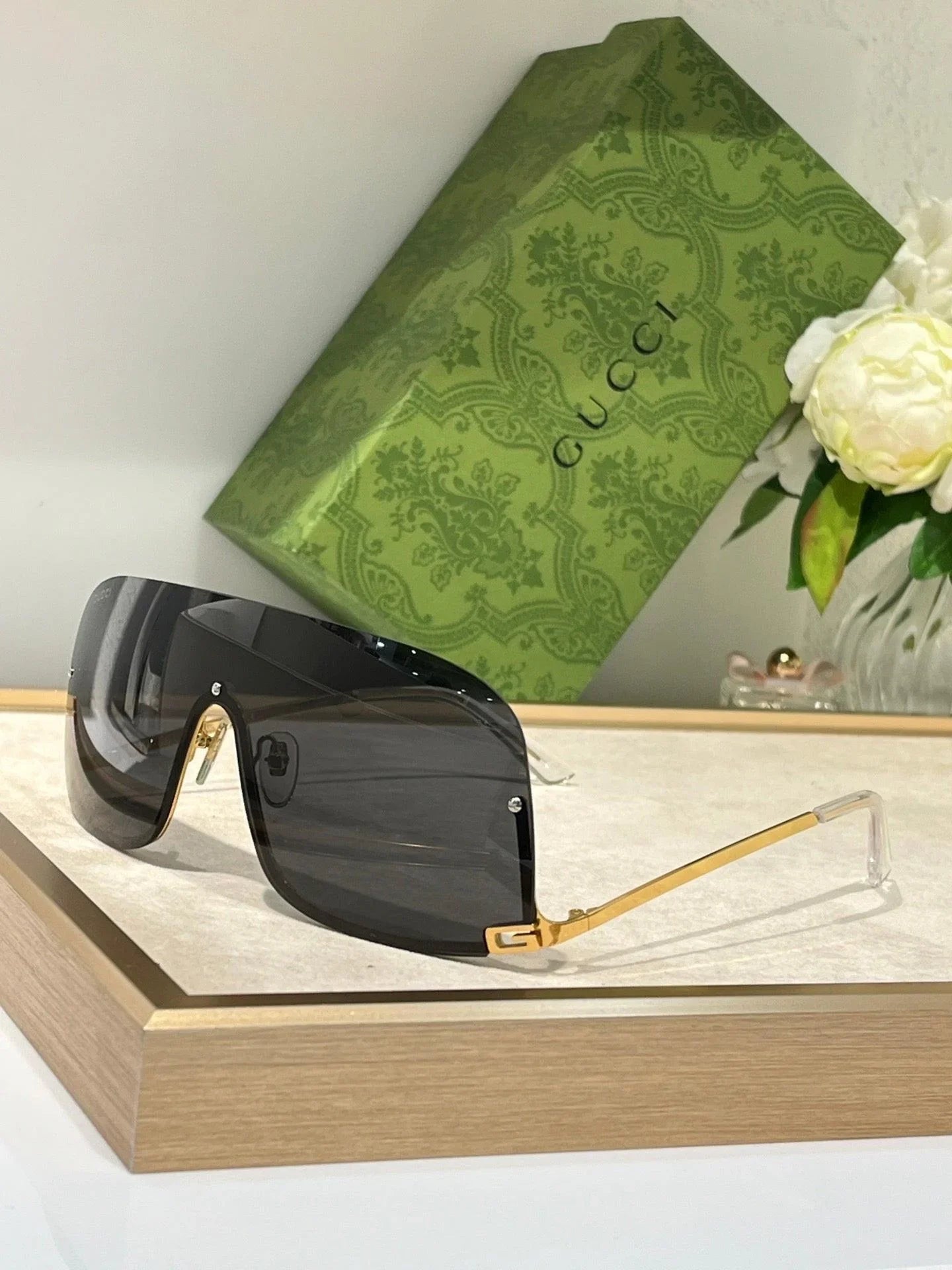 Gucci GG 1560 S MASK-SHAPED FRAME Sunglasses  ✨