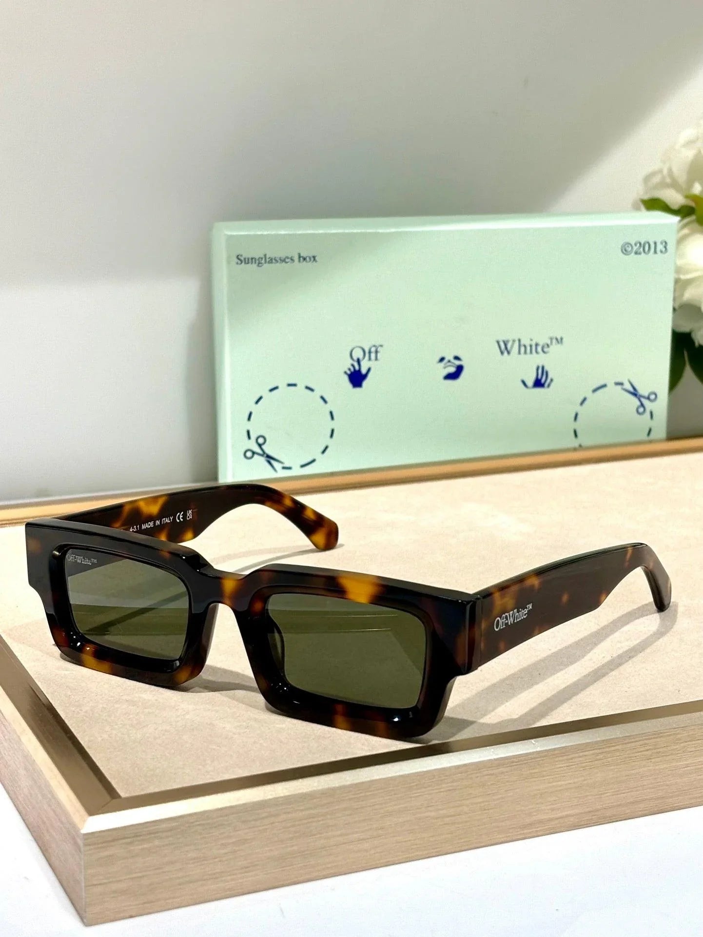 OFF-White! OERI089 Unisex Sunglasses🧩