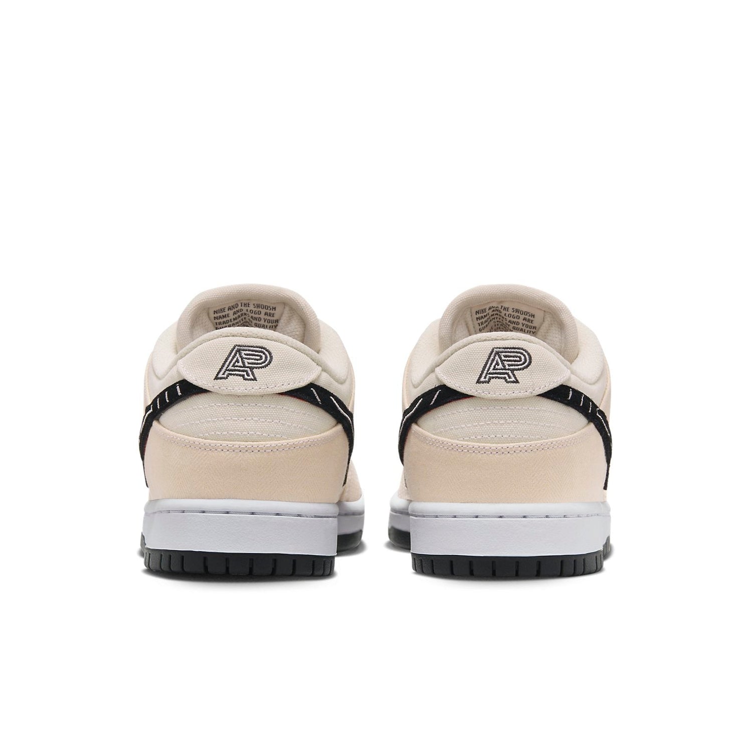 Nike SB Dunk Low ‘Albino &amp; Preto – Pearl White’