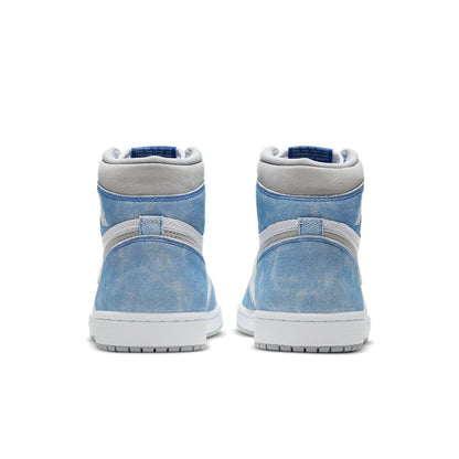 Air Jordan 1 Retro High OG ‘Hyper Royal Light Smoke Grey’