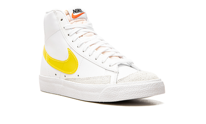 BLAZER MID 77 ESSENTIAL WMNS "Translucent Yellow Swoosh" DJ3050 101