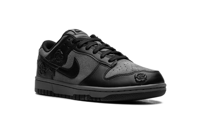 Dunk Low WMNS "Black Roses" HF1986 001