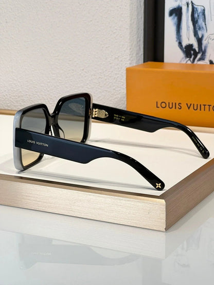 Louis Vuitton Z2095W New LV Moon Daily Square Women&