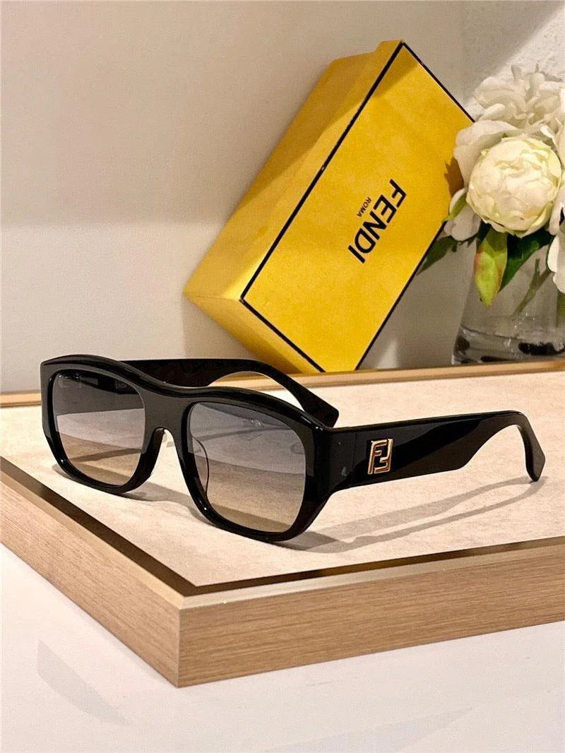 Fendi FE40117 Sunglasses Women's✨