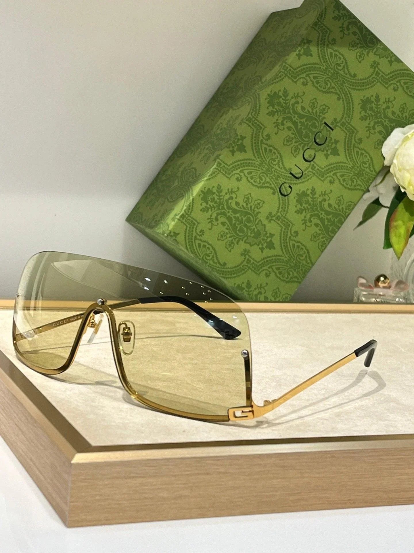 Gucci GG 1560 S MASK-SHAPED FRAME Sunglasses  ✨