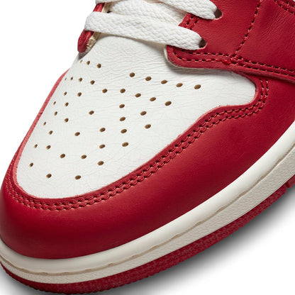 Air Jordan 1 Retro High OG ‘Chicago Lost &amp; Found’