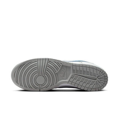 Nike Dunk Low ‘Silver Surfer’
