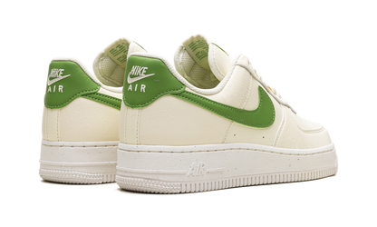 NIKE AIR FORCE 1 &