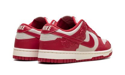 Dunk Low WMNS "Red Roses" HF1986 100