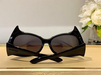 BALENCIAGA GOTHAM CAT SUNGLASSES  ✨