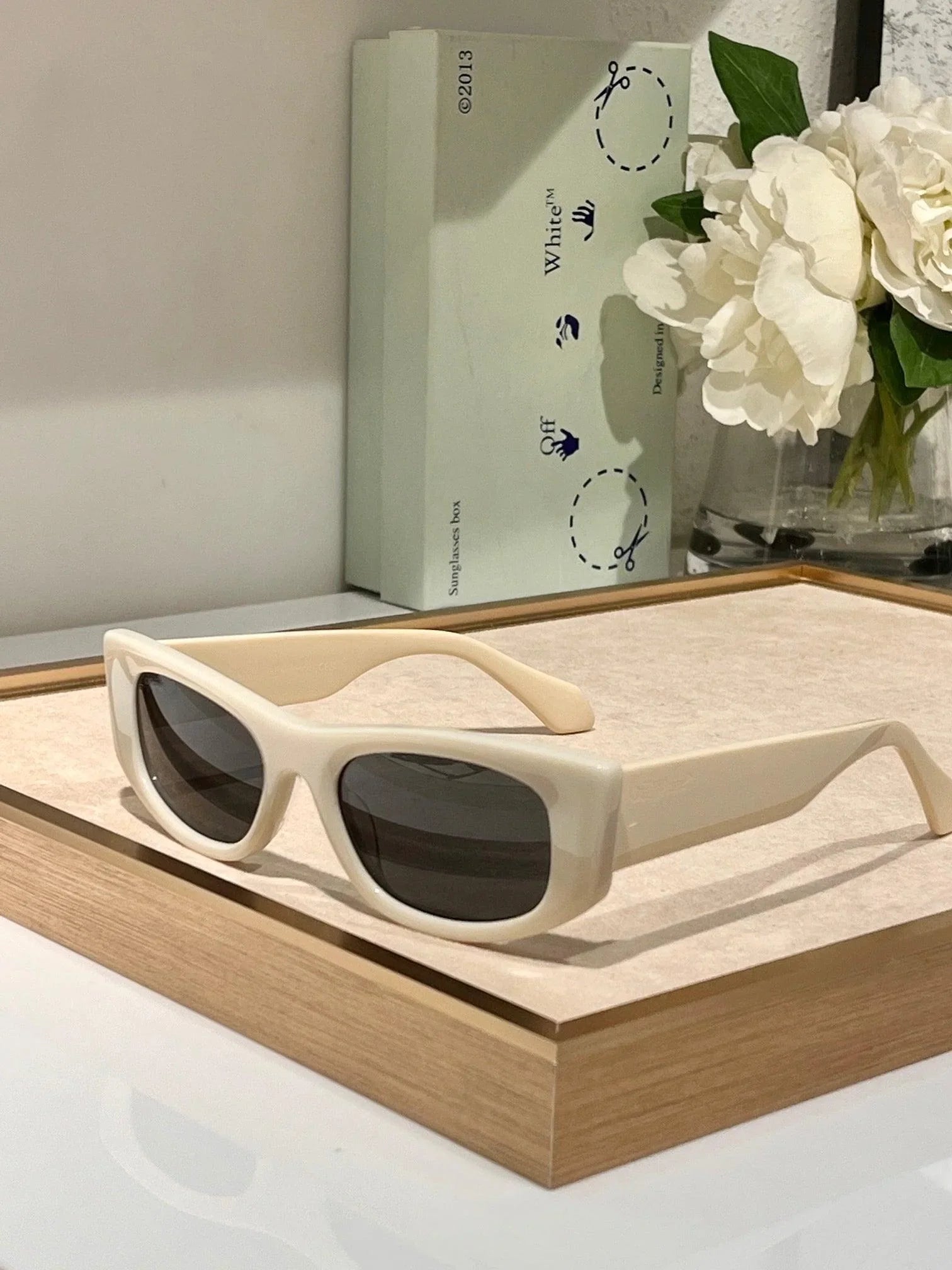 OFF-WHITE! 1090F Women's Sunglasses ✨