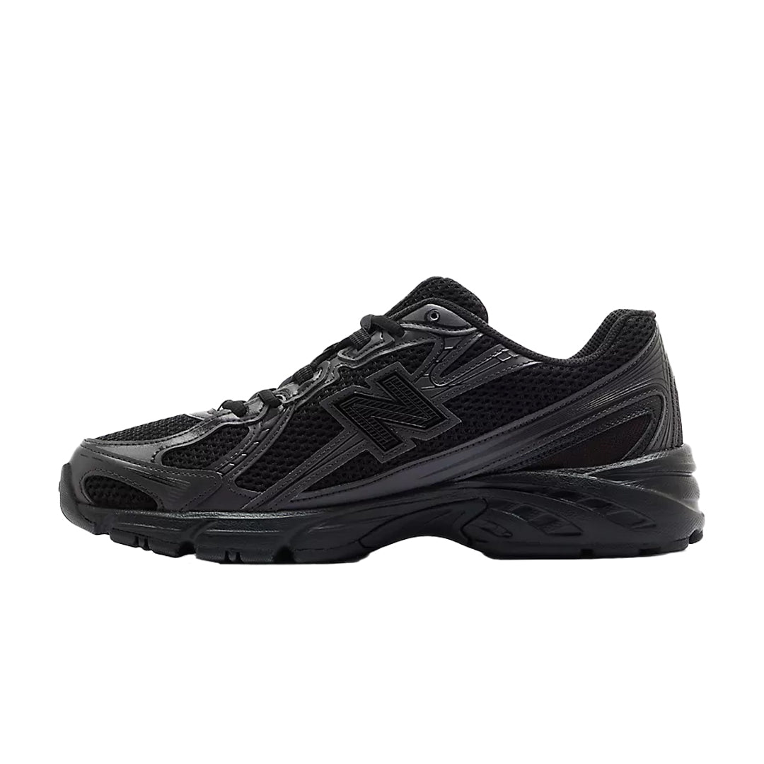 740 TRIPLE BLACK