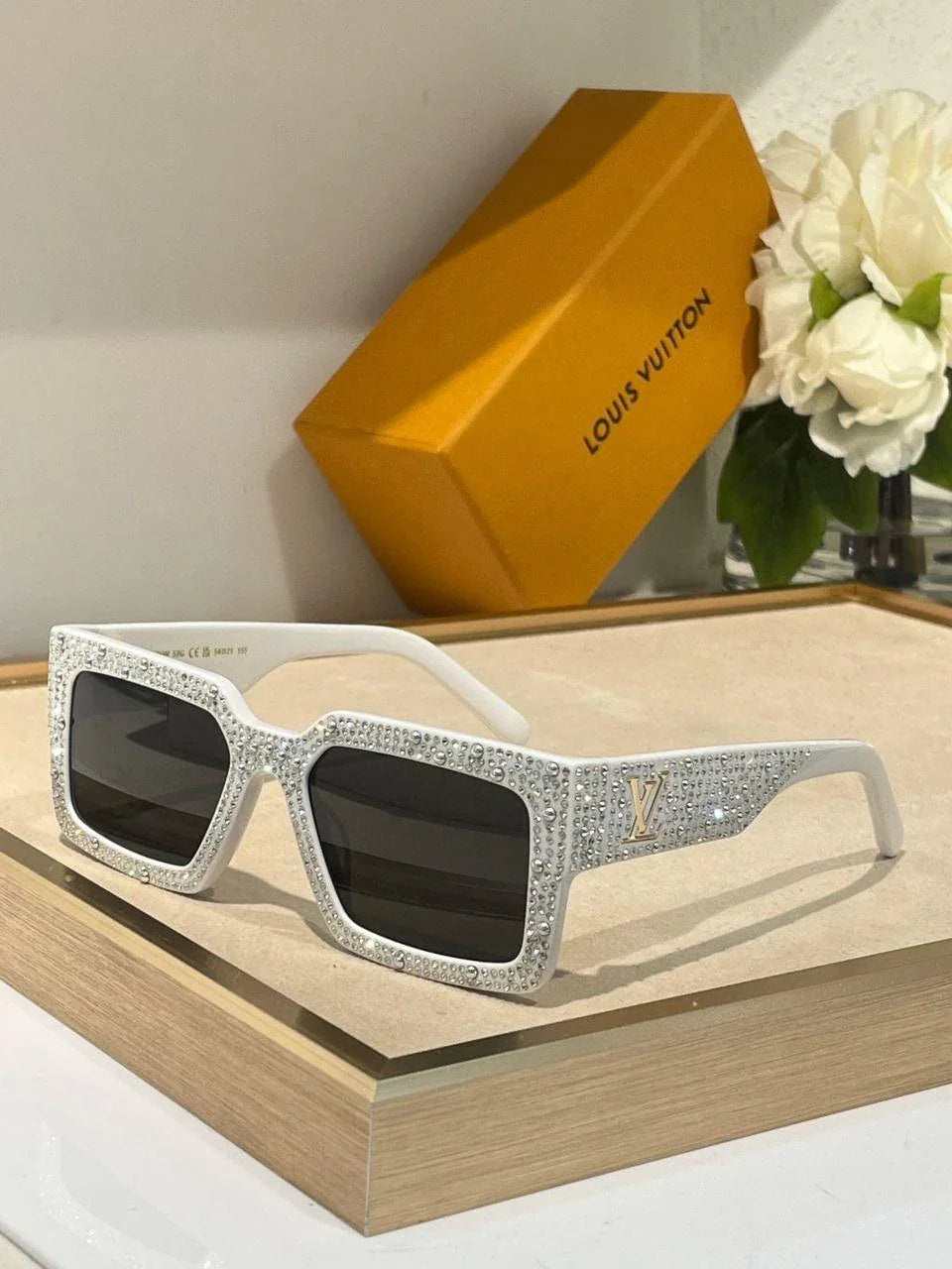 Louis Vuitton Z2396E Runway LV Clash Pearls &amp; Strass Sunglasses✨