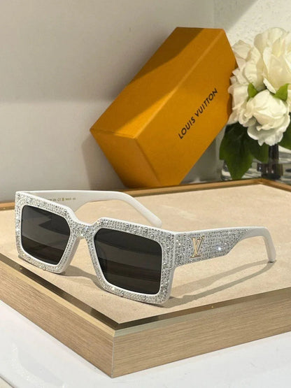 Louis Vuitton Z2396E Runway LV Clash Pearls &amp; Strass Sunglasses✨