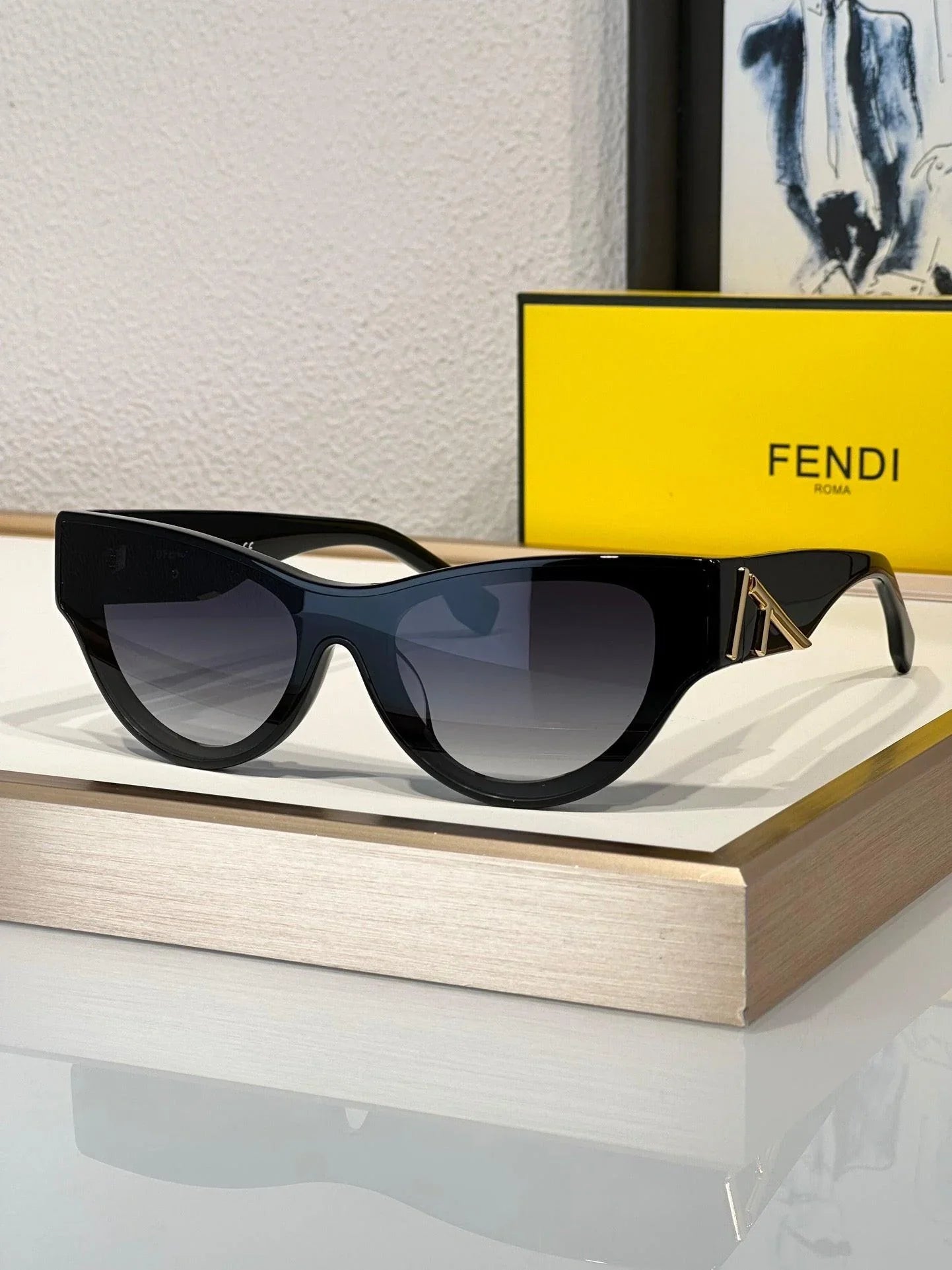 FENDI First FE40111I 01B Sunglasses Women's✨