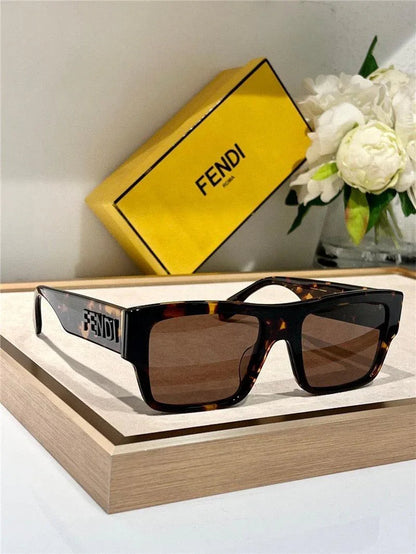 FENDI Roma FE40118 Sunglasses shape Women&