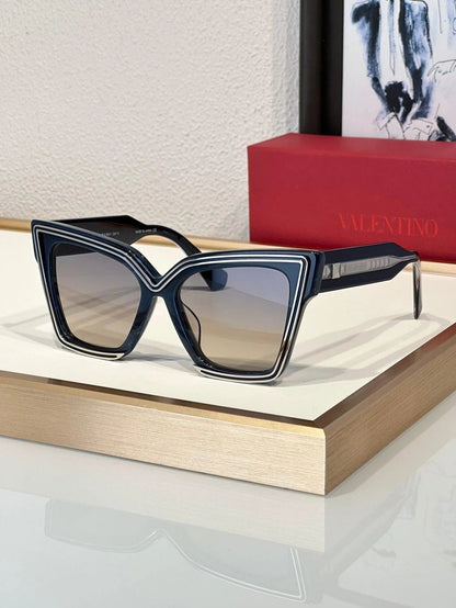 New Season $810 VALENTINO V - GRACE OVERSIZED CATEYE ACETATE FRAME Sunglasses✨