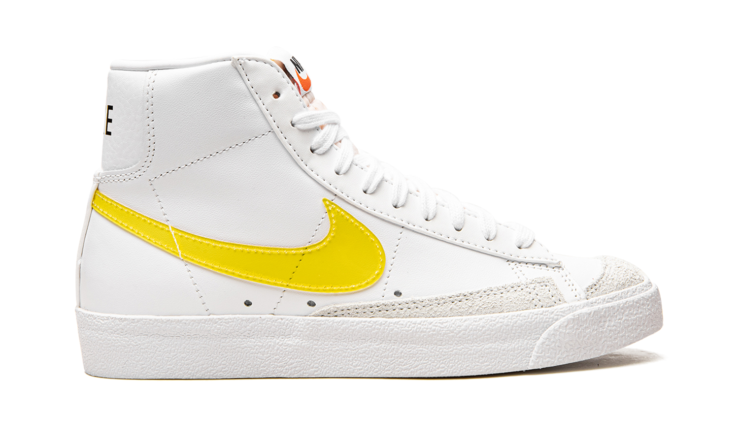 BLAZER MID 77 ESSENTIAL WMNS "Translucent Yellow Swoosh" DJ3050 101