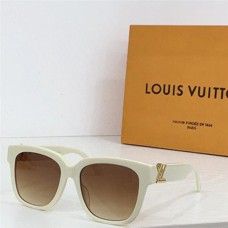 Louis Vuitton Z2120E LV-GO14 Square Sunglasses ✨