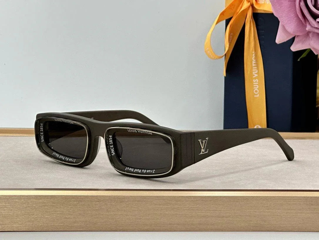 Louis Vuitton Z2388E Runway Super Vision Low Square Sunglasses ✨