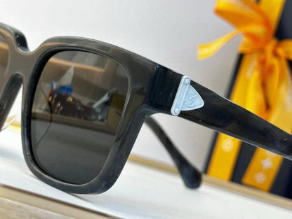 Louis Vuitton Z1785W Glide Square Sunglasses  ✨