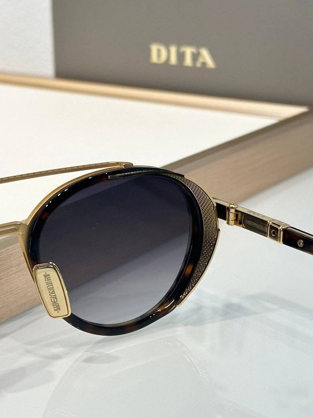 Dita Eyewear  Dita Epiluxury EPLX.4 DES 004 01 Interchangeable Sides Limited Edition Polarised Sunglasses 🔱