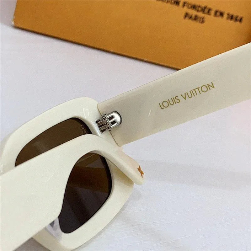 Louis Vuitton  LV Circle Rectangle Sunglasses  Z2421E $ 670.00✨