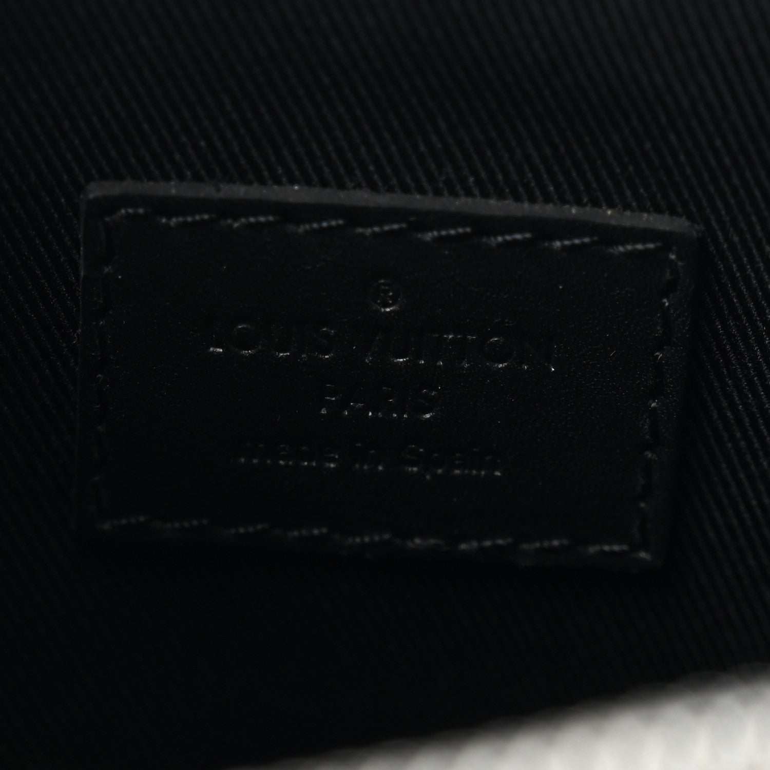 Damier Infini Discovery Messenger BB Onyx
