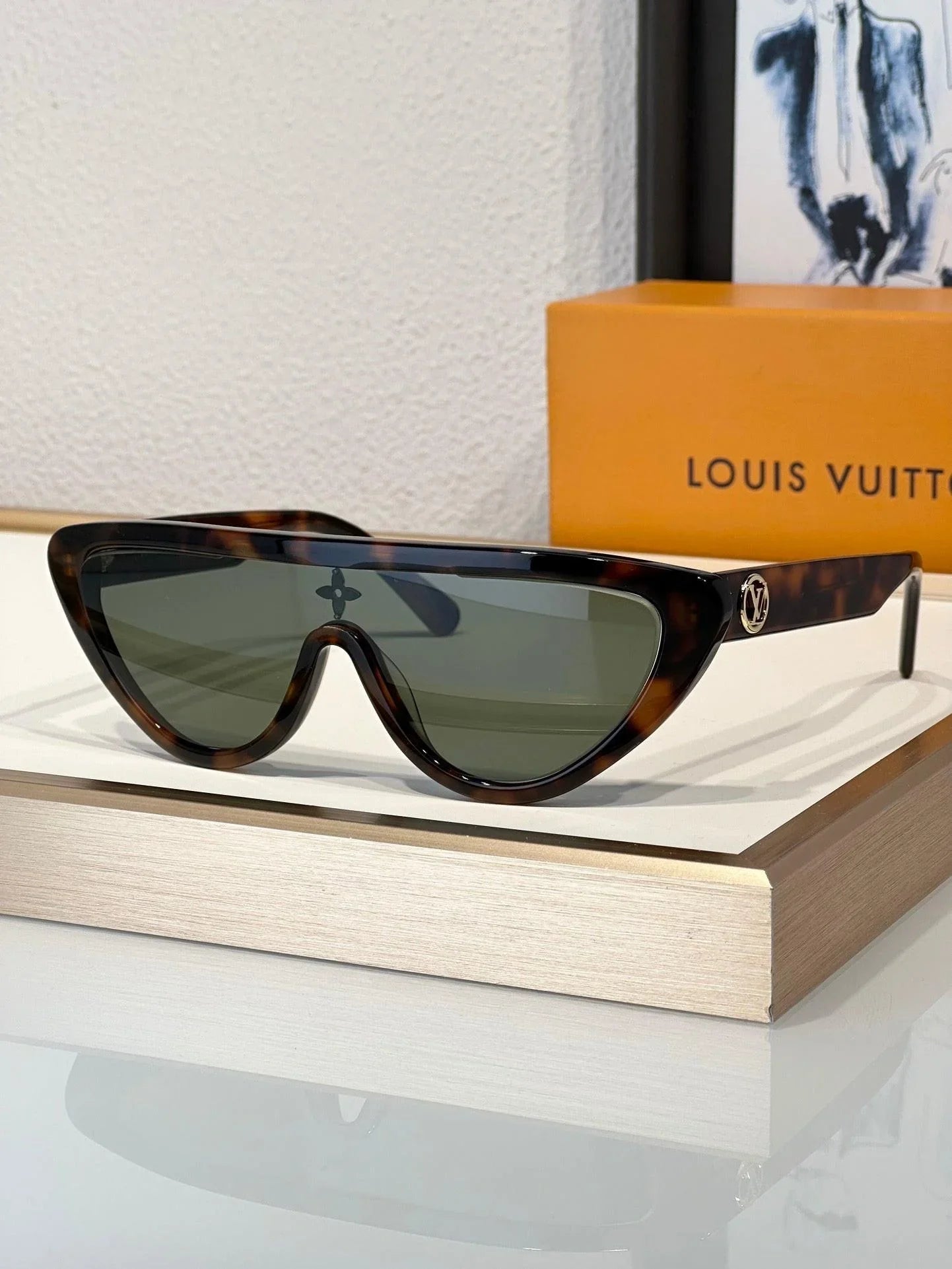 Louis Vuitton  LV Split Cat Eye Sunglasses Z2179U✨