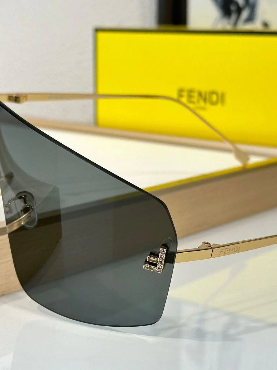 Fendi 2024 First Mask FE 4121 US 28G Shield Sunglasses Women's✨
