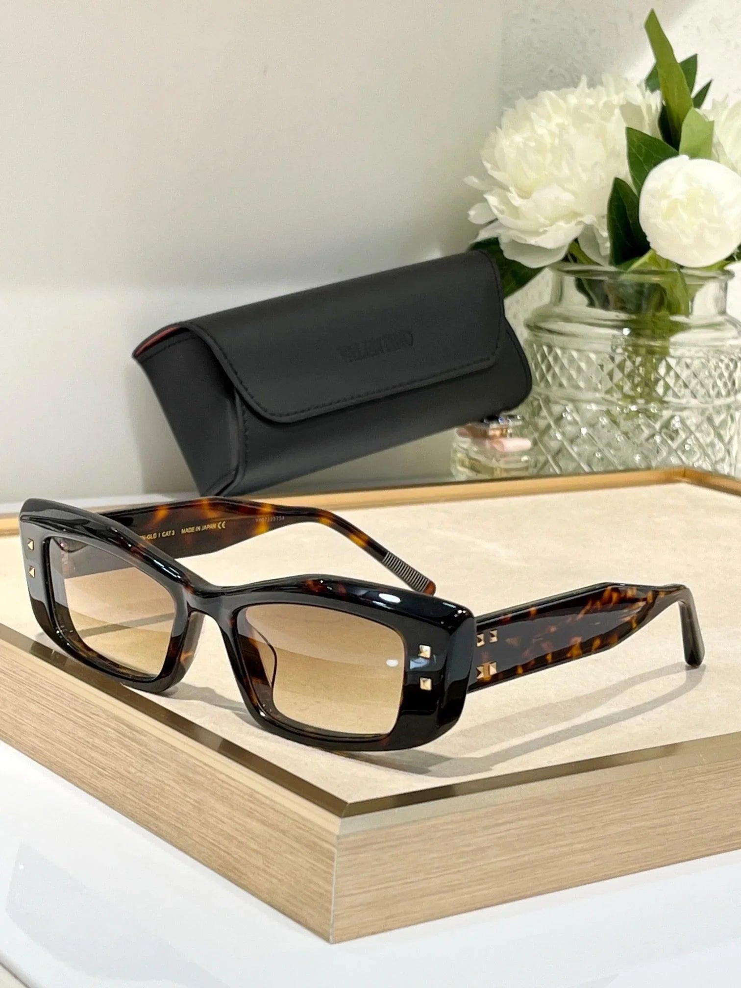 NEW SEASON Valentino V-Quattro VLS-109 Sunglasses✨